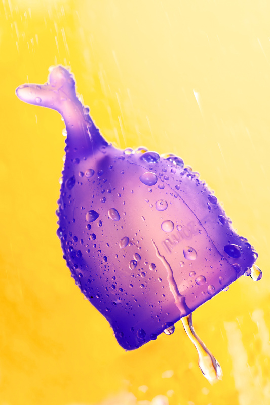 Изображение 15, Менструальная чаша Satisfyer Feel Secure, 2 шт в наборе, силикон, фиолетовый, FER-J1766-4